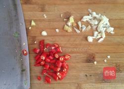 鲫鱼萝卜丝的做法图解2