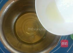 8寸柠香酸奶戚风蛋糕的做法图解9