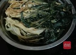 白菜干罗汉果猪骨汤的做法图解1