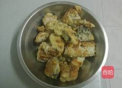蘑菇瓦块鱼的做法图解2