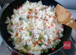 黄金炒饭的做法图解4