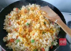 黄金炒饭的做法图解6