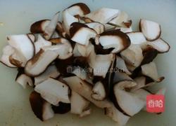 家常版～香菇油菜的做法图解1