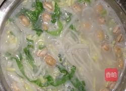 海鲜鱼椒菜米粉蛋糕的做法图解1