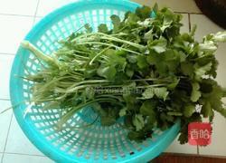 香菜拌鸭胗的做法图解1