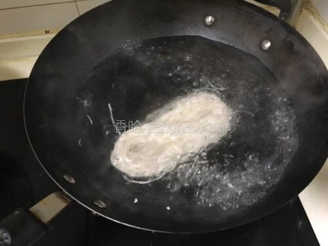 水开后加入长寿面