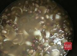 杂粮粥的做法图解2