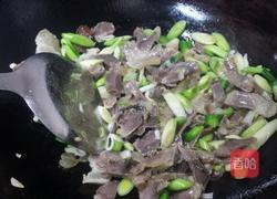 大蒜炒腊肉的做法图解5