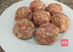 红烧狮子头的做法图解2