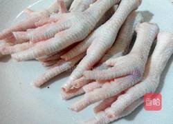 菜干鸡爪汤的做法图解2