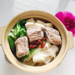 蔬菜排骨汤面的做法[图]