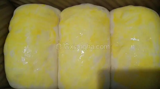 涂上蛋液