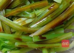 凉拌西芹的做法图解4