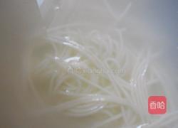 肉片米线的做法图解2