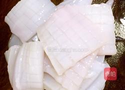 辣椒炒鱿鱼的做法图解3