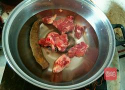 排骨砂锅煲的做法图解1