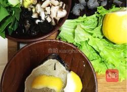 海参蔬菜小米粥的做法图解1