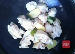 冰糖猪蹄的做法图解3