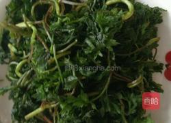 艾草鸡蛋汤的做法图解2