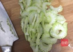 芹菜扇贝配碎培根的做法图解4