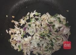 芹菜扇贝配碎培根的做法图解8