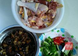 小鸡炖蘑菇的做法图解1