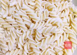 螺丝意大利面的做法图解2