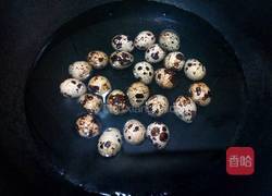 茄汁鹌鹑蛋的做法图解1