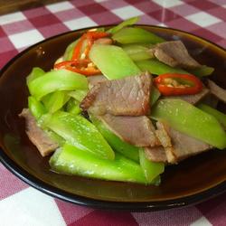 莴笋炒腊肉的做法[图]