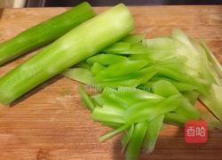 莴笋炒腊肉的做法图解1