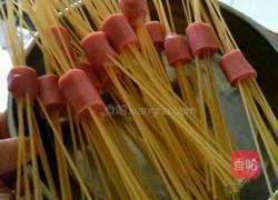 香腸意大利面的做法圖解1