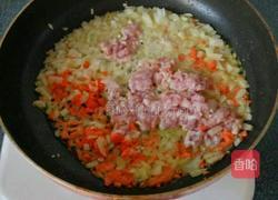 香腸意大利面的做法圖解3