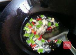 西葫芦炒香肠的做法图解2