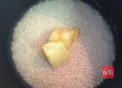 红枣菠萝干果糯米饭的做法图解2