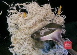 青椒小银鱼的做法图解2