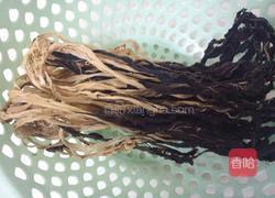 白菜干猪踭汤的做法图解1