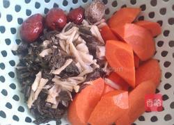 白菜干猪踭汤的做法图解3