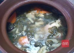 白菜干猪踭汤的做法图解8