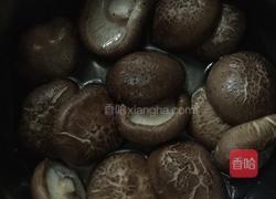 香菇炒肉的做法图解2