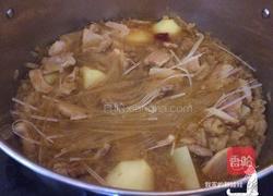酸菜炖五花肉粉条的做法图解6