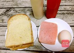 火腿煎蛋三明治的做法图解1