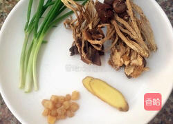 茶树菇排骨汤的做法图解2