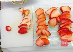 草莓层层糕的做法图解5