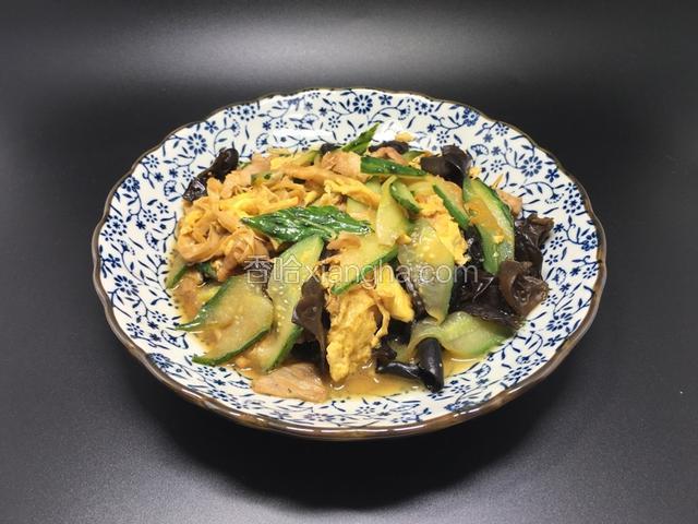 营养美味的木须肉装盘完成了，如果有红椒圈效果会更美更漂亮