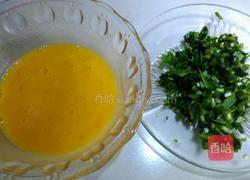 韭菜鸡蛋火腿卷饼的做法图解2