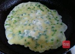 韭菜鸡蛋火腿卷饼的做法图解6