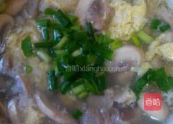 蘑菇蛋花汤的做法图解6