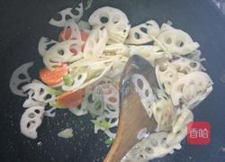 胡萝卜炒藕片的做法图解4