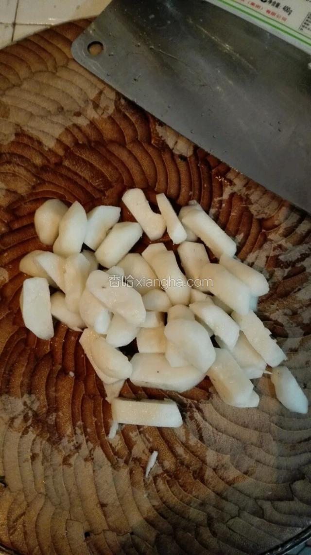 马蹄削皮洗净切小段