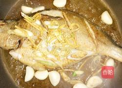 煎炖黄花鱼的做法图解3